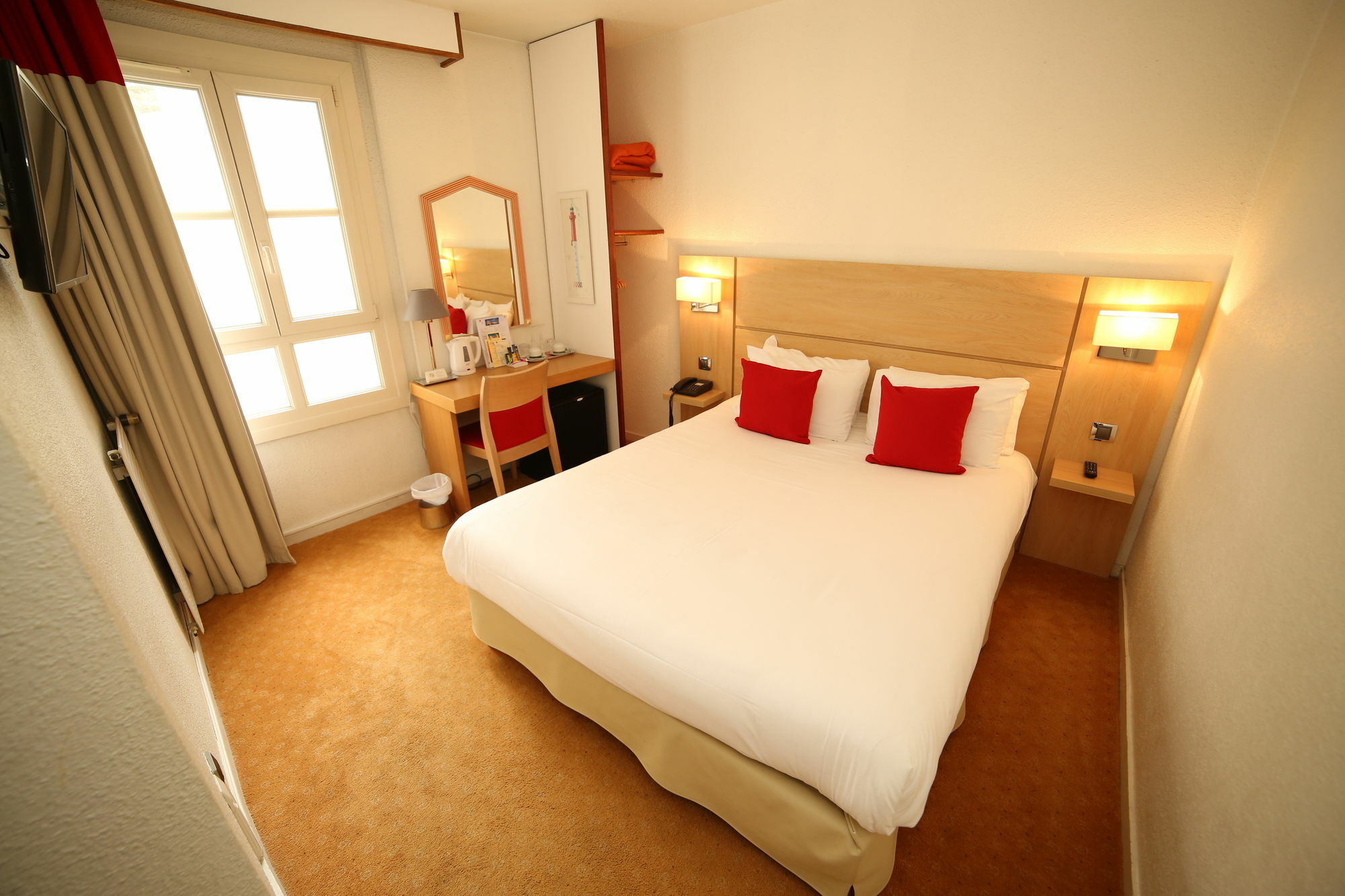 Maisons Du Monde Hotel & Suites - La Rochelle Vieux Port מראה חיצוני תמונה